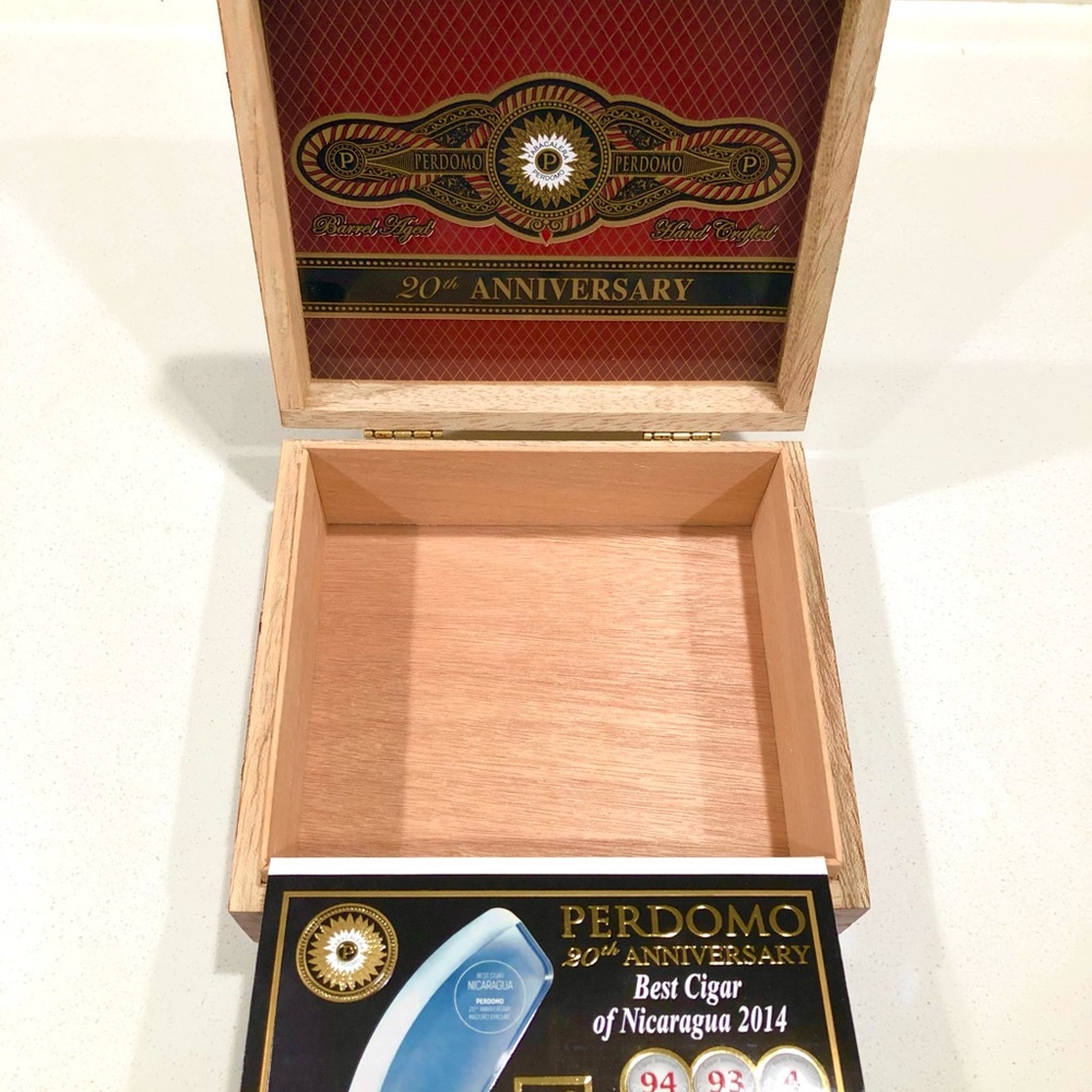 Empty Perdomo 20th Anniversary Epicure Sun Grown Hinged Lid Wooden Cigar Box